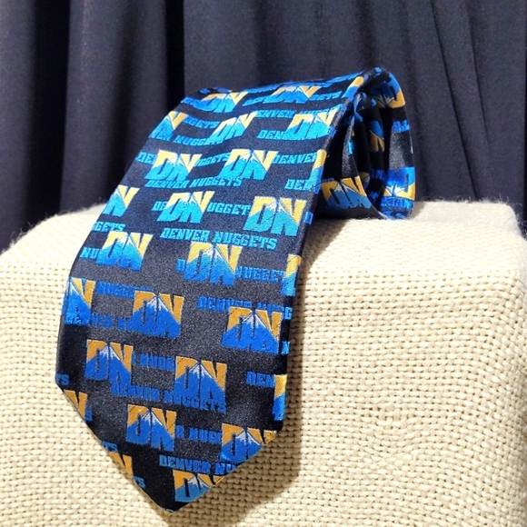 Vintage Denver Nuggets NBA 100% Silk Necktie Made in USA - Picture 1 of 6